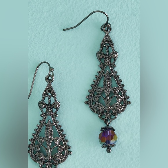 Victorian Fleur Drop Earrings, NWT - Picture 2 of 3